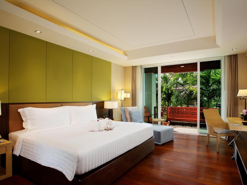 Premier Double Room with Pool View,43829230:JPEG